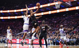 马克西25+6沃克22+10 乔治空砍30分76人送爵士7连败